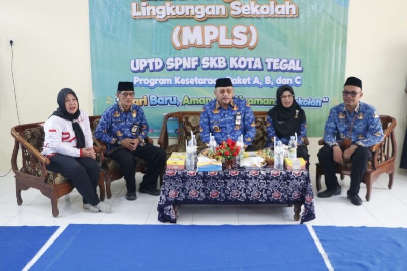 Foto: Tinjau Pelaksanaan MPLS, Walikota Tegal Pesankan Sekolah Ramah Tanpa Bullying