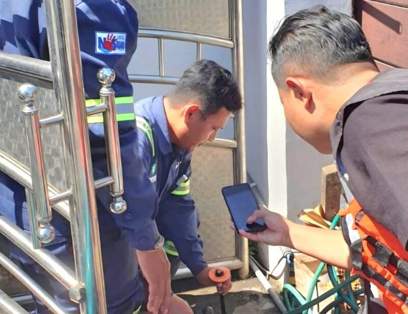 Foto: Pemberitaan mengenai dugaan sambungan air ilegal di kawasan Perak Barat, Surabaya