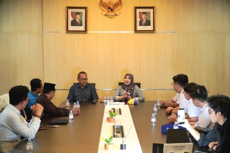 Foto: Anggota DPD RI Lia Istifhama di Kantor Perwakilan DPD RI Jawa Timur, Surabaya