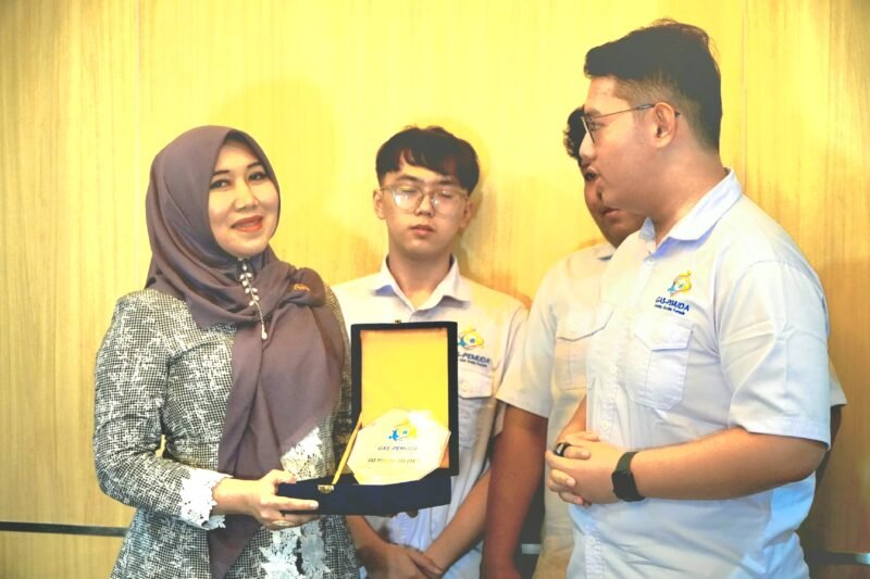 Foto: Anggota DPD RI Lia Istifhama mengapresiasi kepedulian dan semangat Gerakan Aksi Sosial Pemuda (GAS Pemuda) Surabaya