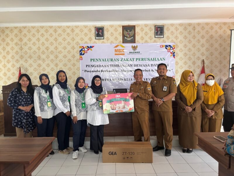 Foto: Otoritas Jasa Keuangan (OJK) Tegal bagi masyarakat sekitar di Aula Kantor Kecamatan Larangan,