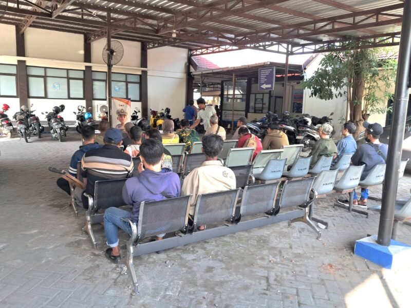 Pelayanan Samsat Kabupaten Lamongan (Foto: Adi/TargetNews.ID)