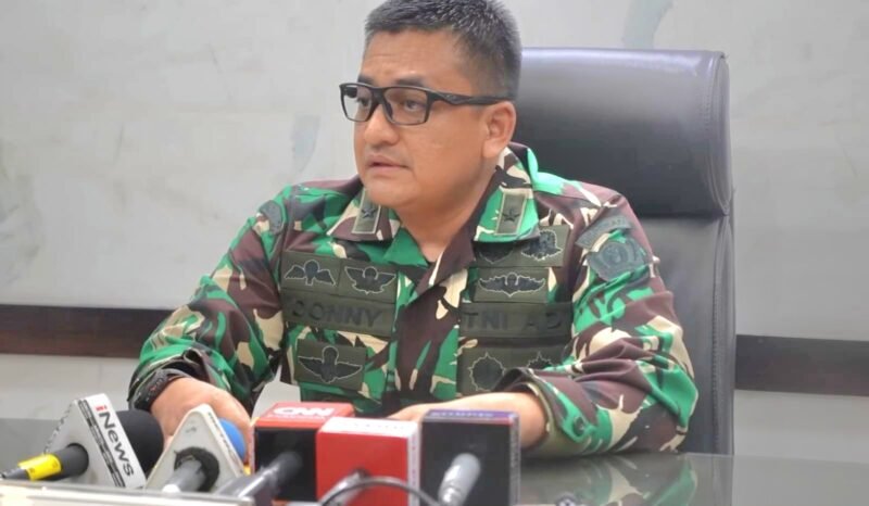 Foto: Kepala dinas keterangan TNI AD kadispen brigjen TNI dony pramono saat jumpa pres di malacca jakarta pusat jum'at 29/5/2026 sumber perwakilan detik24jam.id