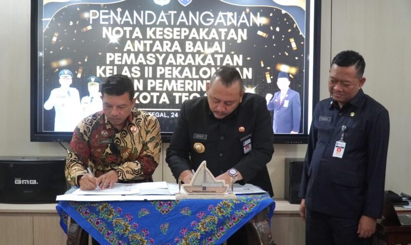 Foto: Pemerintah Kota (Pemkot) Tegal bersama Balai Pemasyarakatan (Bapas) Kelas II Pekalongan menandatangani Nota Kesepakatan (MoU) tentang pelaksanaan Pidana Kerja Sosial dan Pidana Pelayanan Masyarakat bagi Anak. 24/7/2026 TargetNews.ID/Fauzi