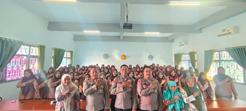 Foto: Polres Sampang Berikan Pembekalan Moral di SMAN 1 Sampang 25/7/2026