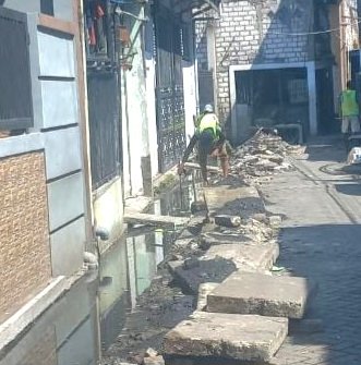 FOTO: program Kelompok Masyarakat (Pokmas) di Kelurahan Genting Kalianak, Kecamatan Asemrowo, Surabaya, dengan nilai total sekitar Rp742,9 juta, menjadi perhatian publik. Sorotan TARGETNEWS.ID/ISTIMEWAH