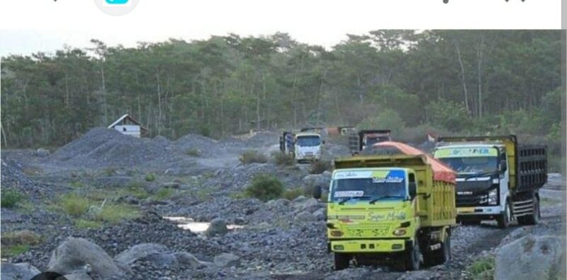 Diduga Tambang Pasir Ilegal Marak di Lumajang, Polres Lumajang Polsek Pasirian Bungkam Reeceeh Foto: TargetNews.ID