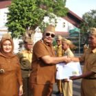 FOTO: Wali Kota Tegal saat apel bersama Aparatur Sipil Negara (ASN) Pemerintah Kota Tegal akhir bulan Juli di Halaman Pendopo Ki Gede Sebayu Komplek Balai Kota Tegal, Senin (27/07/2026) pagi. TARGETNEWS.ID/FAUZI