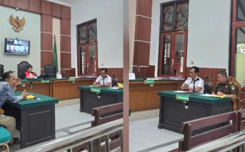 FOTO: Pengadilan Negeri (PN) Surabaya menolak seluruh permohonan praperadilan yang diajukan terdakwa kasus narkotika berinisial AZ (39), warga Jalan Sidosermo, Kecamatan Wonocolo, Surabaya. TARGETNEWS.ID/ISTIMEWAH