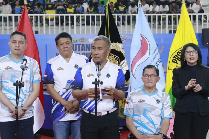 FOTO: Kejuaraan Bulutangkis Kapolri Cup 2026 resmi dibuka di GOR Universitas Negeri Jakarta (UNJ), Senin (27/7). Turnamen yang menjadi rangkaian peringatan Hari Bhayangkara ke-80