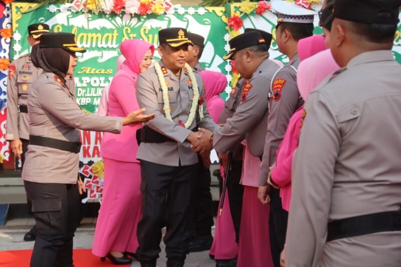 AKBP Muhammad Ali Akbar Resmi Pimpin Polres Brebes, Disambut Tradisi Pedang Pora