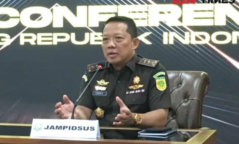 Foto: Mantan Jaksa Agung Muda Tindak Pidana Khusus (Jampidsus), Febrie Adriansyah, telah menjalani pemeriksaan di Kejaksaan Agung pada Jumat (17/7/2026) terkait perkara dugaan tindak pidana korupsi dan tindak pidana pencucian uang (TPPU).