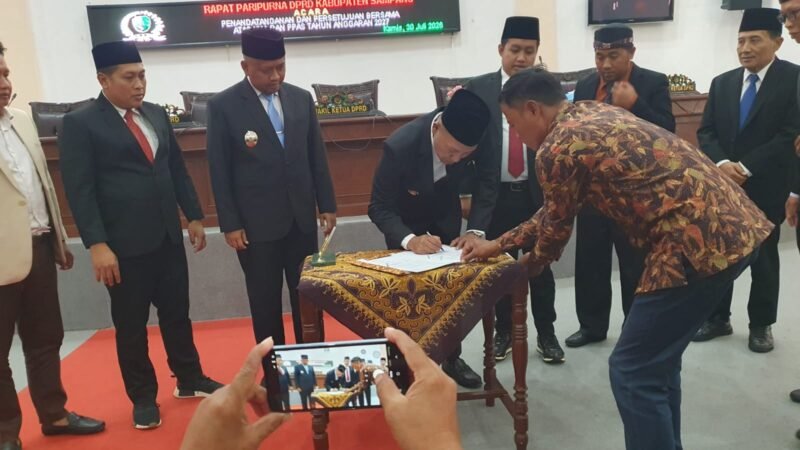 FOTO: Paripurna APBD Resmi Dibuka, Pemkab Sampang dan DPRD Sampang Sahkan KUA-PPAS TA 2027