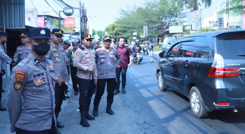 FOTO: Polres Gresik Perketat Perbatasan Gresik-Surabaya di Menganti