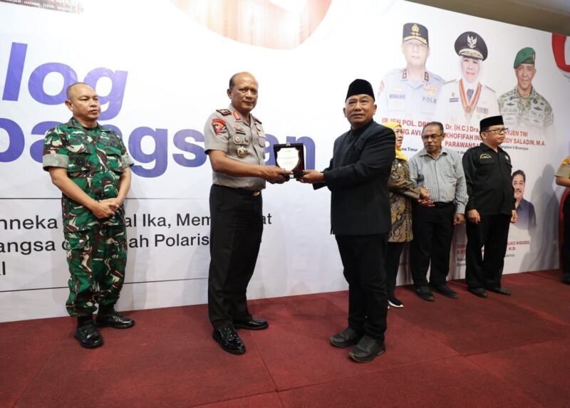 FOTO: Kapolda Jatim Pastikan Tak Ada Ancaman Kerusuhan, Diminta Tak Percaya Hoaks