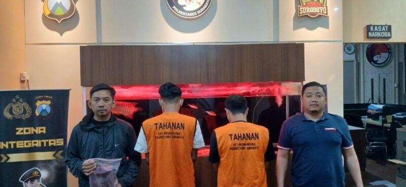 Polrestabes Surabaya Amankan Dua Pengedar dengan Sabu 200 Gram Lebih