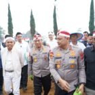 Wujudkan Sinergi Swasembada, Wakapolri Pimpin Langsung Penanaman Perdana Bawang Putih Serentak