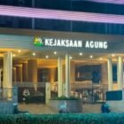 Kejaksaan Agung mengusut dugaan korupsi tata kelola nikel periode 2017–2020 setelah menetapkan mantan pejabat Ditjen Minerba Kementerian ESDM sebagai tersangka.
