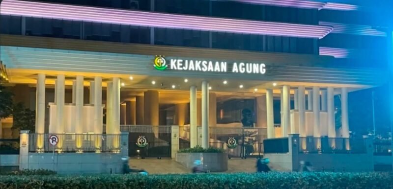 Kejaksaan Agung mengusut dugaan korupsi tata kelola nikel periode 2017–2020 setelah menetapkan mantan pejabat Ditjen Minerba Kementerian ESDM sebagai tersangka.