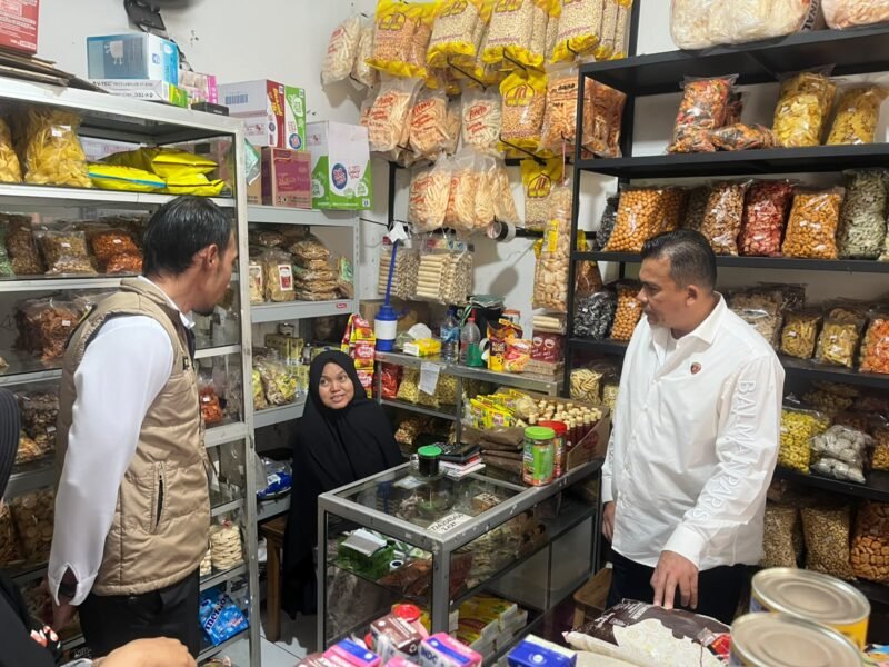 Keterangan Foto:
Satgas Pangan Polres Pasuruan Kota bersama instansi terkait melakukan pemantauan harga dan ketersediaan beras di pasar tradisional Kota Pasuruan.