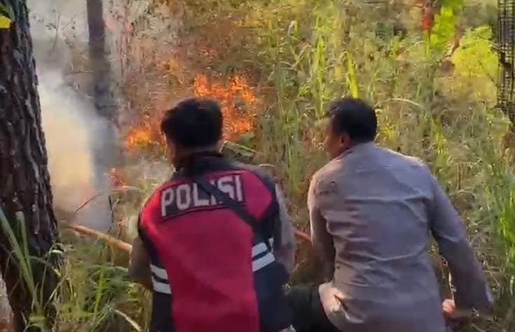 Polres Magetan Tim Gabungan Karhutla Dilereng Gunung Lawu TARGETNEWS.ID/ISTIMEWAH/SAMSUL