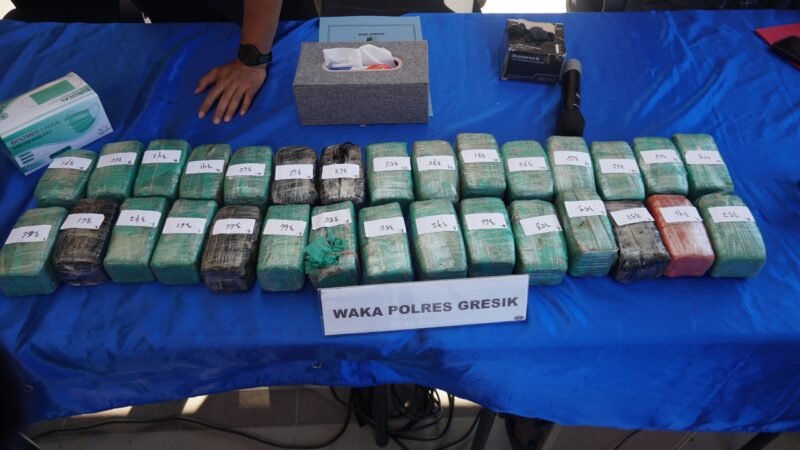 Warga Lapor 110, Polisi Bongkar 10,8 Kg Ganja Gudang Ekspedisi TARGETNEWS.ID/ISTIMEWAH