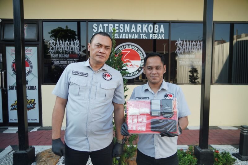 Satresnarkoba Polres Pelabuhan Tanjung Perak Sikat Pengedar 65,51 Gram Sabu