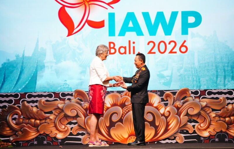 Kapolri mendorong peningkatan kapasitas dan daya saing Polisi Wanita (Polwan) Indonesia di tingkat internasional dalam kegiatan IAWP yang diikuti peserta dari 43 negara.