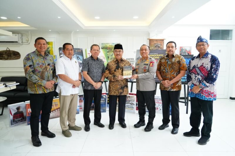 Polri terus memperkuat tata kelola organisasi melalui rekomendasi KPRP yang tertuang dalam buku Police Governance