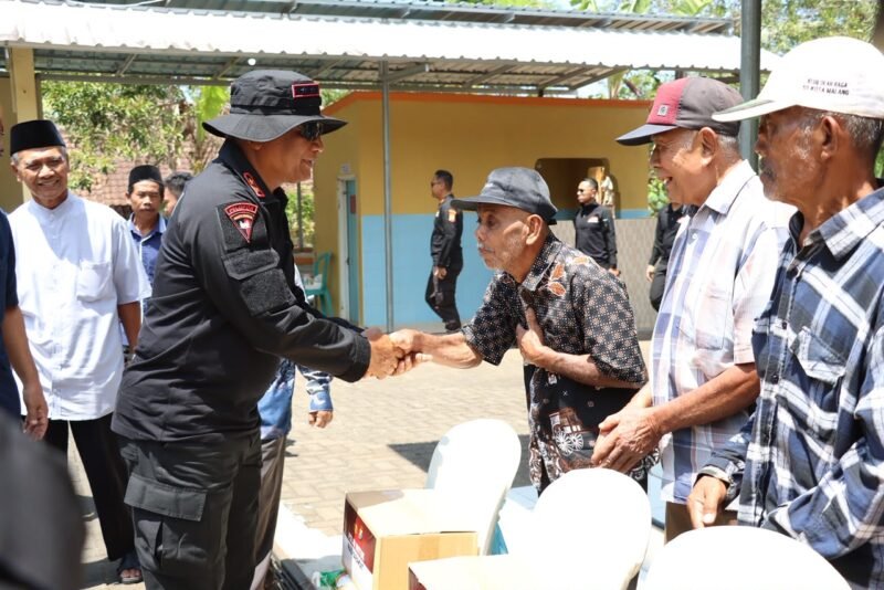 Kapolda Jawa Timur Irjen Pol Nanang Avianto meresmikan fasilitas Sumur Bor Presisi di Dusun Krajan, Desa Sumbermanjingkulon, Kecamatan Pagak, Kabupaten Malang, Rabu (23/9/2026), sebagai upaya membantu memenuhi kebutuhan air bersih masyarakat