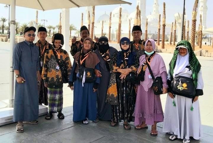 Foto: Sebanyak 11 jemaah umrah asal kawasan Suramadu dilaporkan masih tertahan di Jeddah, Arab Saudi, karena belum mendapatkan kepastian tiket kepulangan ke Indonesia. Para jemaah sementara menempati rumah sewa di kawasan Sarafiah, Jeddah.