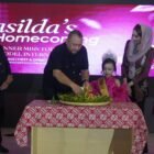 Wali Kota Tegal Dedy Yon Supriyono memberikan apresiasi kepada Casilda Zhifara Amberlyn atas prestasinya meraih Winner Miss Toddler Junior Model International 2026 dan lima gelar dalam satu ajang internasional