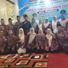 foto: Bupati Tegal Ischak Maulana Rochman bersama jajaran Pemkab Tegal saat mengikuti kegiatan Tilik Desa di Desa Pegirikan, Kecamatan Talang, Jumat (25/9/2026).