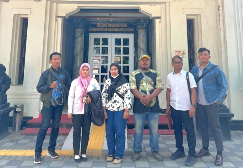 Orang tua korban menyampaikan keberatan atas vonis tiga tahun terhadap terdakwa perkara dugaan pencabulan anak dan mengirimkan surat kepada Presiden RI.