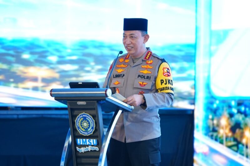 Kapolri Jenderal Polisi Listyo Sigit Prabowo saat memberikan kuliah umum kepada mahasiswa baru UMSU dalam rangka PKKMB 2026 di Medan, Senin (28/9/2026).