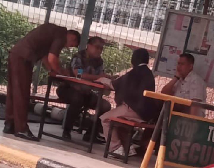 Ketua YALPK Kepri Paridah Sembiring meminta OJK memperhatikan mekanisme penagihan terhadap debitur agar penyelesaian persoalan antara konsumen dan pelaku usaha dilakukan secara berimbang.