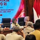 Bahas RUU Pertanahan, Senator Lia Istifhama Cairkan Suasana Rapat Komite I DPD RI dengan Pantun, Dapat Pujian Layaknya Penyair