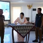 Bupati Brebes Hj. Paramitha Widya Kusuma memimpin Rapat Bulanan Program Brebes Beres Tahun 2026 di Aula Rapat Lantai 6 Kantor Pemerintah Kabupaten Brebes, Selasa (29/9/2026).