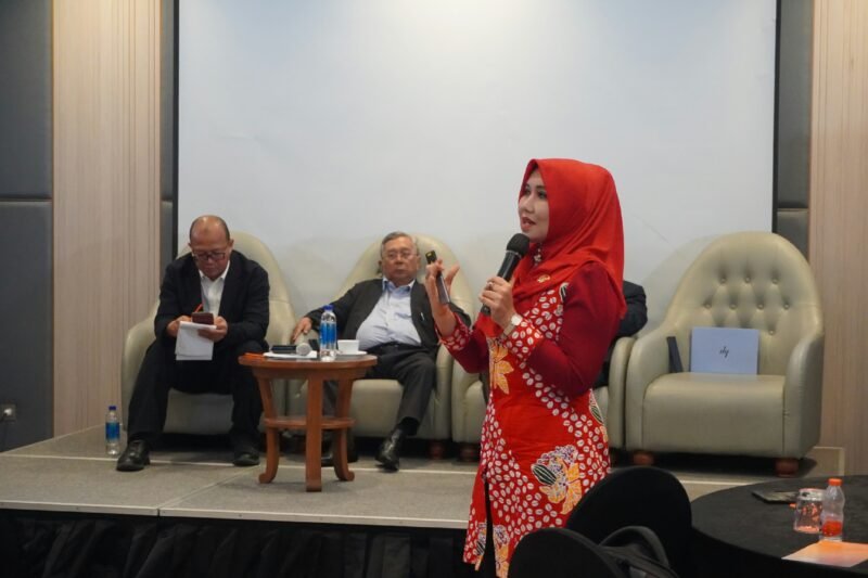 Anggota DPD RI asal Jawa Timur Dr. Lia Istifhama atau Ning Lia saat menyampaikan Sosialisasi Empat Pilar MPR RI di Probolinggo, Jawa Timur.
