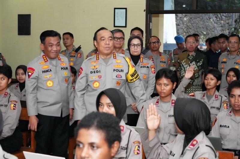 Wakapolri Komjen Pol. Dedi Prasetyo mendorong siswa SIP, Sepolwan, SPN, dan Taruna Akpol