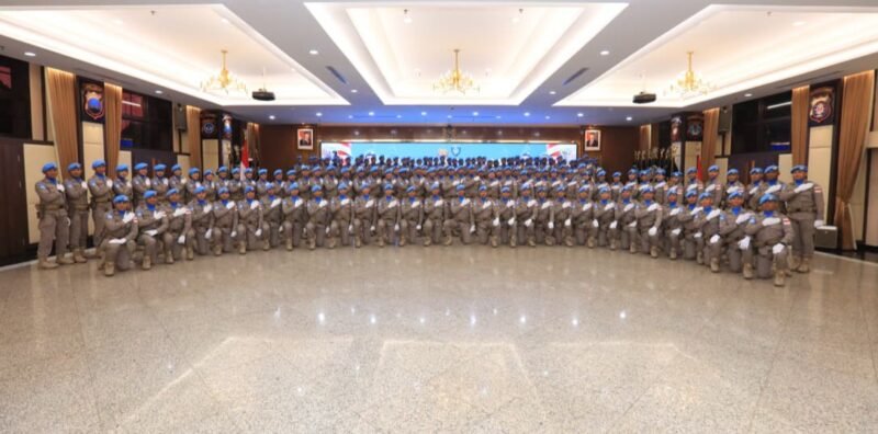 Personel Kontingen Garuda Bhayangkara FPU 8 MINUSCA saat mengikuti pelepasan di Gedung Rupattama Mabes Polri, Jakarta, Kamis (1/10/2026)