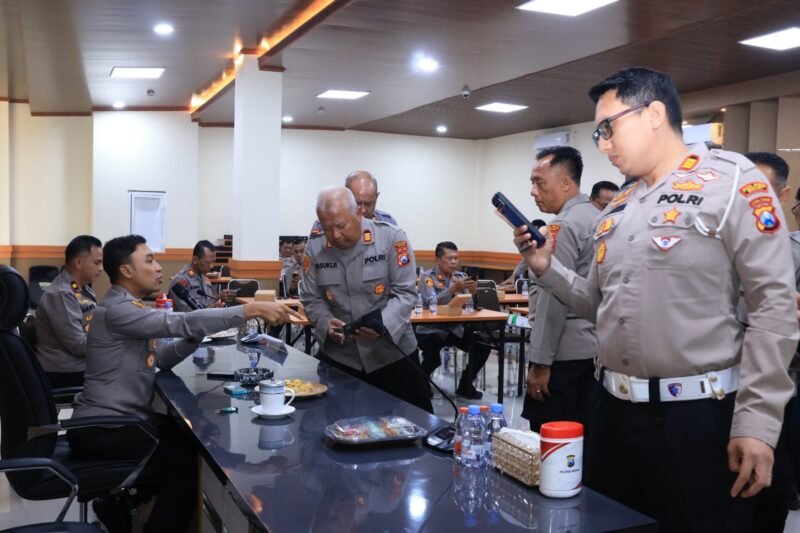 Foto: Kapolres Ngawi AKBP Prayoga Angga Widyatama bersama jajaran terus mendorong penguatan Agen Perlindungan Sosial (Perlinsos) di seluruh desa dan kelurahan Kabupaten Ngawi. Capaian pembentukan Agen Perlinsos kini mencapai 100 persen.
