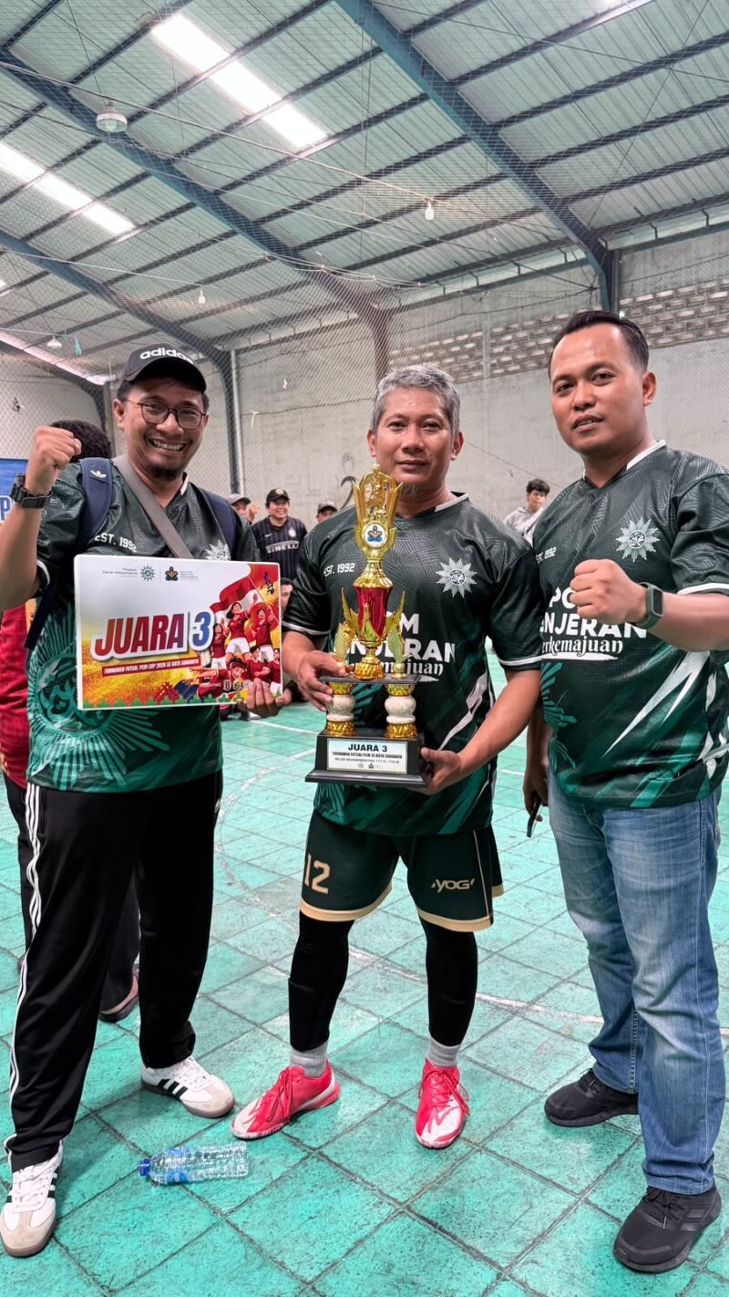 Kepala MI Muhammadiyah 25 Ferry Rismawan Ikut Cetak Gol, Antar PCM Kenjeran Raih Juara 3 Futsal Milad Muhammadiyah ke-114