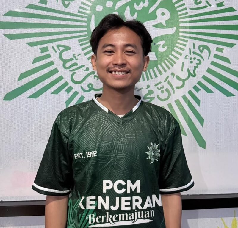 Tangan Dingin Miqdad Athif! Pelatih Muda Berbakat di Balik Sukses PCM Kenjeran Raih Trofi Juara 3