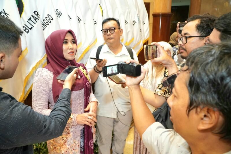 Hadiri Paripurna HUT Jatim, Lia Istifhama Ingatkan Pentingnya Pembangunan yang Memanusiakan