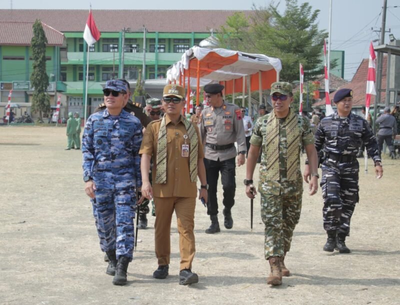Bupati Tegal Ischak Maulana Rohman membuka TMMD Reguler ke-130 dan Sengkuyung Tahap IV Tahun Anggaran 2026 di Desa Kemantran, Kecamatan Kramat.