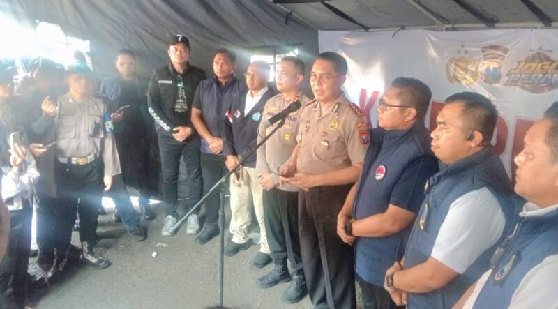 foto: Petugas gabungan melakukan penindakan dan pemeriksaan di kawasan Jalan Kunti, Surabaya, sebagai bagian dari upaya pemberantasan peredaran narkotika.