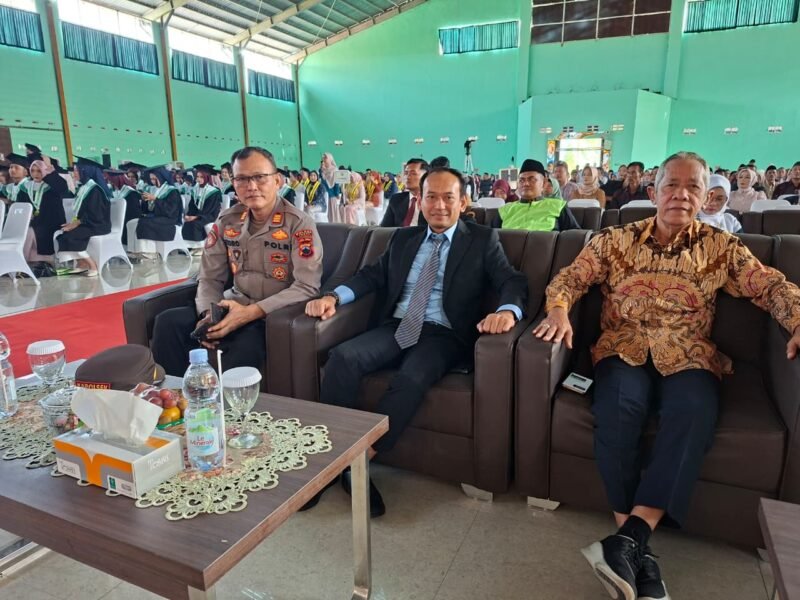 Polri Dukung Wisuda IX Universitas Bhamada Slawi