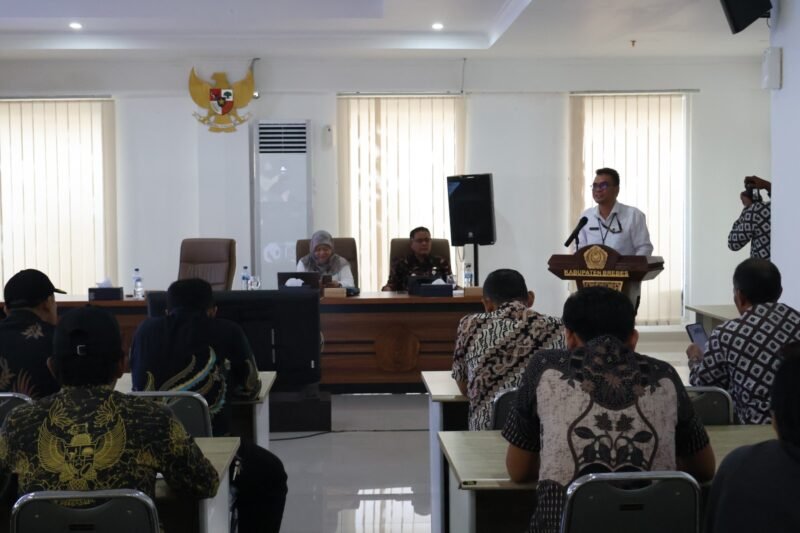 Rakor PPID Desa Kabupaten Brebes di Aula Lantai 6 Kantor Pemerintahan Terpadu, Jumat (16/10/2026), untuk memperkuat keterbukaan informasi publik dan mencegah sengketa informasi desa.