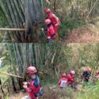 Foto ist : Petugas BPBD, Relawan PMI,PPA-BIRR, Relawan Damkar,Polsek Bumiaji, berhasil padamkan kebakaran di atas sungai Dam dusun Wonorejo Desa Tulungrejo Batu.